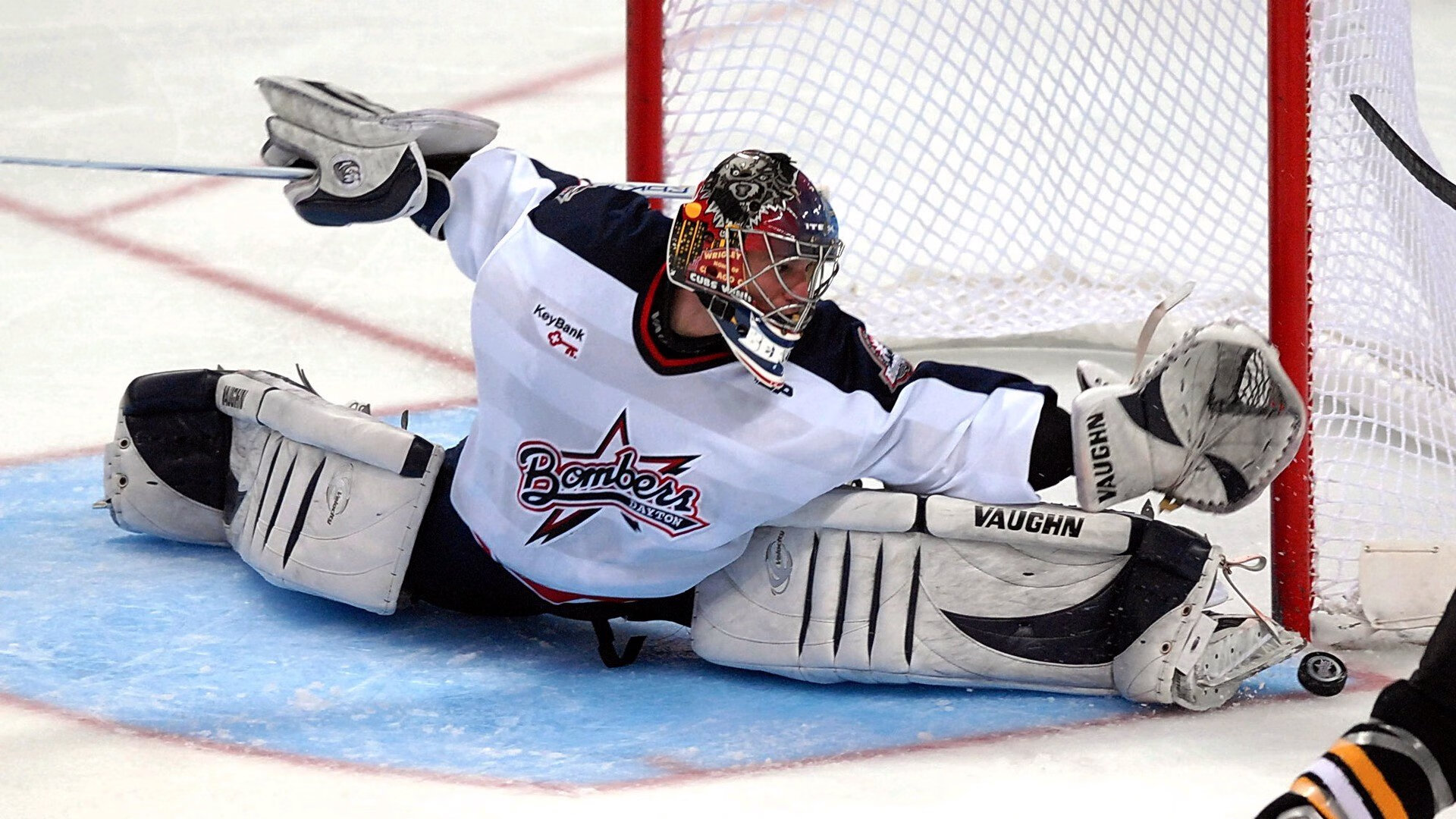 mk官网入口-奋斗的青春在篮筐下闪光，奋斗的青春路