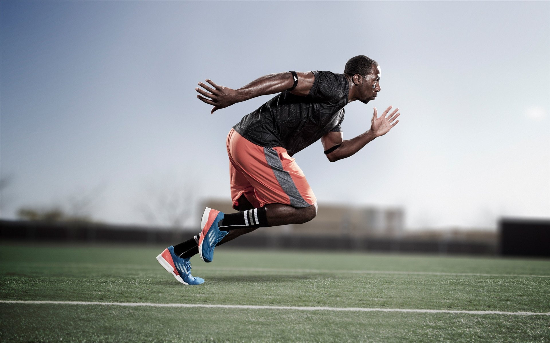 综合体育系“公众讲解+示范课大赛” 学生上台教老师练